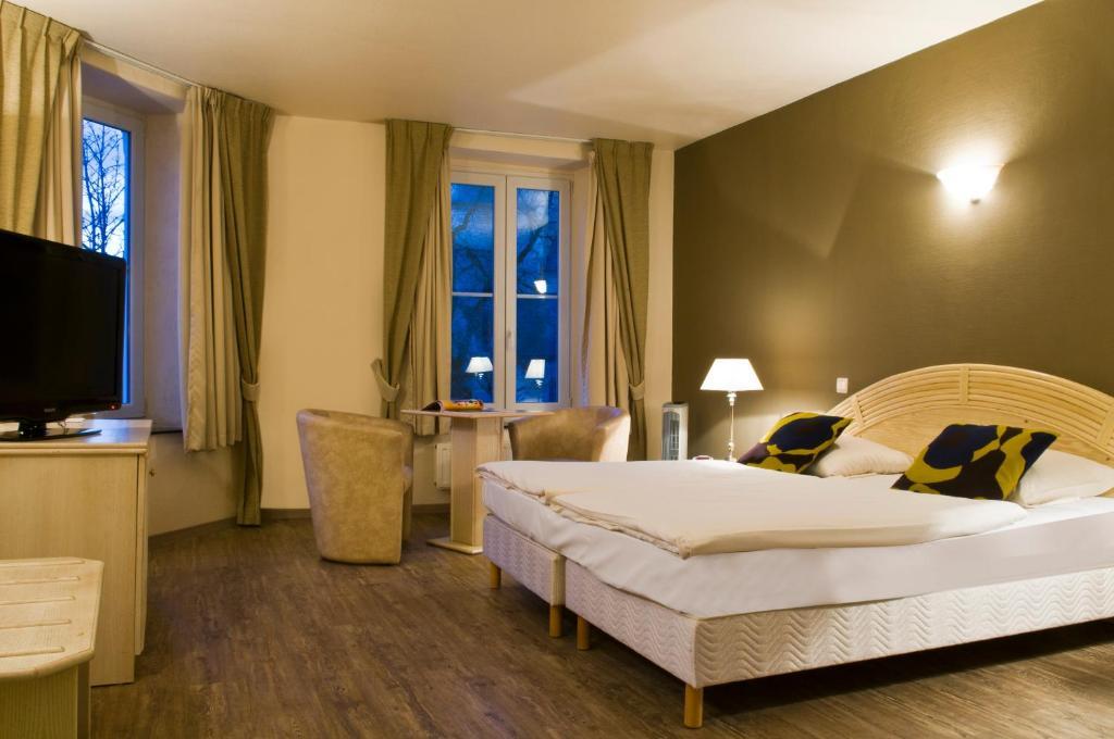 Hotel Grenier Des Grottes 한수르레세 객실 사진